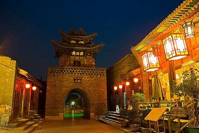 V社新作新实机泄露 23名英雄技能演示